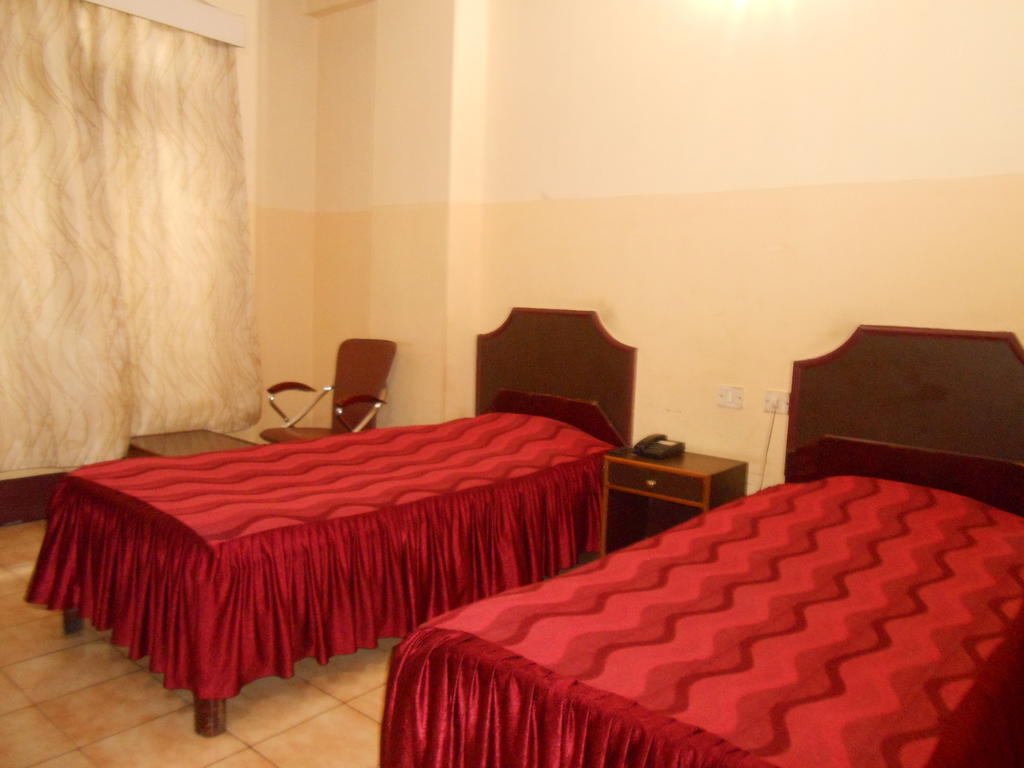 גווהטי Hotel Blue Moon מראה חיצוני תמונה