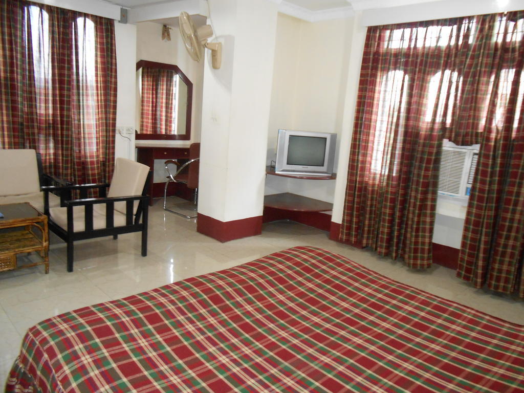 גווהטי Hotel Blue Moon מראה חיצוני תמונה